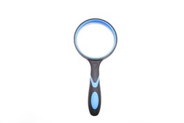 3x magnifying glass scaled thumb200