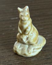 Vintage Wade Whimsies Kangaroo Red Rose Tea Figures Animal England 1.5&#39;&#39; - $3.95