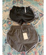 Lot Of 2 Runway Ready Active Lined Shorts Size Medium Black And Grey  - $299.81 MXN