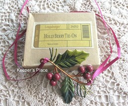 Longaberger HOLLY BERRY Holiday Basket Metal Tie-On Red Green Christmas New Box - £11.19 GBP