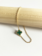 Bijou Malachite Quatrefoil Gold Chain Bracelet - £27.54 GBP