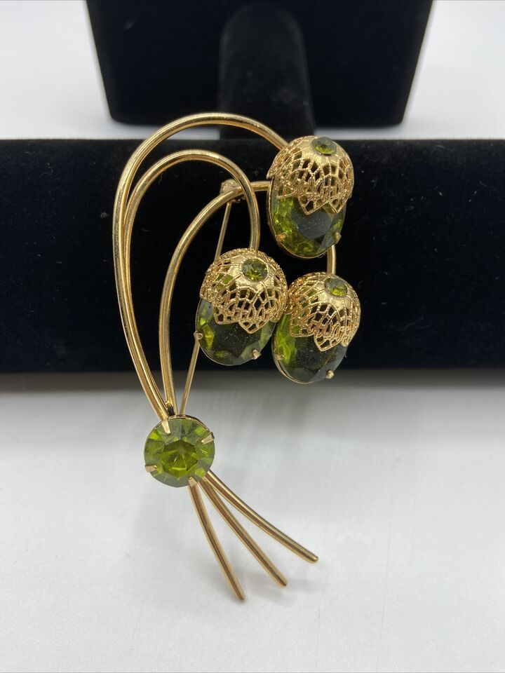 Sarah Coventry Gold Tone Metal “Touch Of Elegance” Brooch, Green #p2 - $31.78