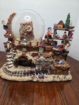 Grandeur Noel 2000 Collector’s Edition Musical Animated Water Globe - $31.79 CAD