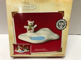 HALLMARK Hollyday Hill Snow Cub Club Ornament Display - £18.51 GBP