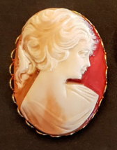 Resin Cameo Pin Victorian Style Portrait Brooch 1.75&quot; long VTG Gold Plated Frame - £11.80 GBP