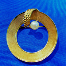 Elegant Vintage Design Pearl Brooch Unique Hand Crafted Solid 14k Gold Pin - £542.28 GBP