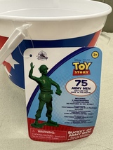 Disney Toy Story Bucket of 75 Green Army Men Soldiers NEW image 5