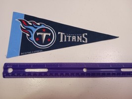 Tennessee Titans 9&quot; Mini Pennant NFL Football - £2.35 GBP