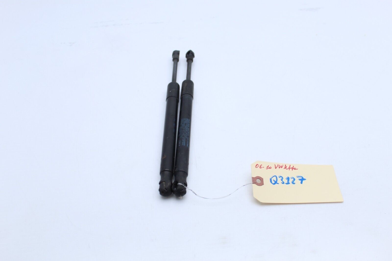06-10 VOLKSWAGEN JETTA TRUNK GAS LIFT SUPPORTS PAIR Q3127 - $51.59