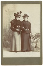 Circa 1880&#39;S Named Cabinet Card 2 Lovely Women In Winter Clothes Schaller, Ia - £12.36 GBP