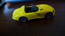 Hot Wheels Dodge Viper RT 10 Diecast Car Vintage 90s Yellow Convertible ... - £5.59 GBP