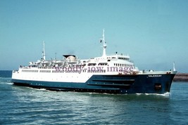 SL0503 - French SNCF Ferry - Valencay leaves harbour - bt.1955 - photograph 6x4 - £2.19 GBP