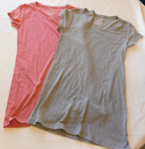 No Boundaries Lot of 2 Women&#39;s Short Sleeve Top T Shirt Size XS 1 Rose Pink 1 Gr - £14.23 GBP