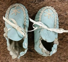 Antique Baby Moccasins Blue Snowflake Infant Shoes Slippers Vtg Beautifu... - $28.53