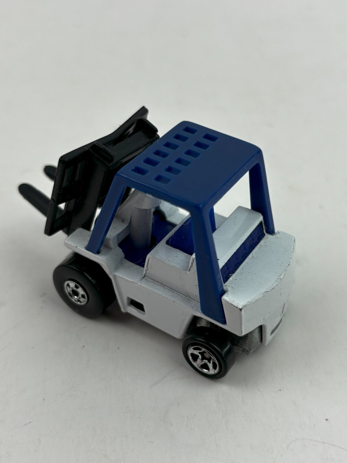 1997 Hot Wheels Forklift Collector #642 Blue &amp; White 1/64 Scale Fork Lift - $7.99