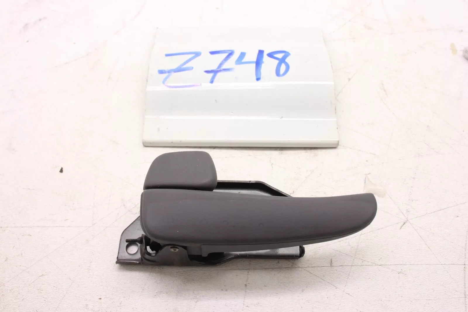 New OEM Hyundai Rear LH Interior Door Handle 2002-2005 Sonata 82610-3D010 - £10.36 GBP