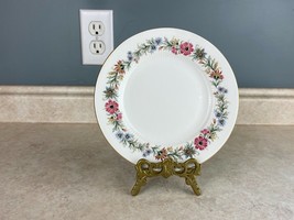 Paragon Belinda By Appointment To The Queen Fine Bone China 6&quot; Bread Plate - $13.75