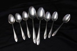 Oneida Queen Bess Teaspoons and Serving Spoons Lot of 8 Silverplate - £19.40 GBP