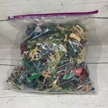Lot of Army War Men Plastic Toy Soldiers 3+ pounds. multi color and sizes - £18.82 GBP