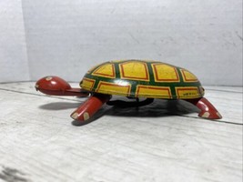 Vintage Tin Wind Up Clockwork Walking Toy Turtle - USA - - £18.98 GBP