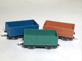 Mattel Thomas &amp; Friends Gullane Multi-Color Plastic Train Box Car Set Of 3 - £6.99 GBP