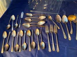 1847 Rogers Brothers Adoration Silverware Flatware 27 Pcs Spoons Forks Serving - £70.88 GBP