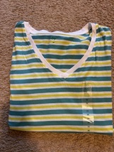 Women&#39;s T-Shirt Green Striped Size Medium V-Neck Short Sleeves New - £11.79 GBP