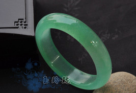 FREE SHIPPING - perfect  green jade bangle - $32.99