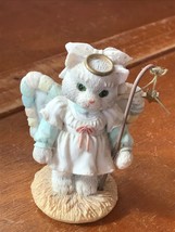 Priscilla Hillman A Purr-fect Angel from Above White &amp; Gray Kitty Cat Resin Figu - $8.59