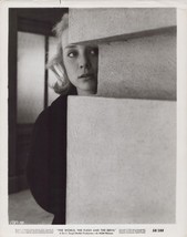 Inger Stevens 1958 original 8x10 inch photo The World The Flesh and The ... - $469.53 MXN