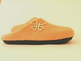 US 8.5 Wool slippers for women * Handmade house shoes * wood decorations - £29.42 GBP