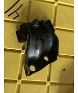 96-00 HONDA CIVIC - D16Y8 D16Y7 ENGINE MOTOR POST MOUNT BRACKET - $555.84 MXN