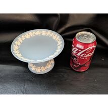 Wedgwood Gaufré Reines Ware Lavande Bleu Blanc Vigne Piédestal Stand de ... - $50.92