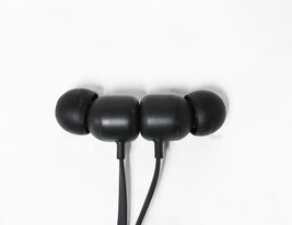 Beats by Dr. Dre Flex Wireless In-Ear Headphones MYMC2LL/A - Beats Black image 4