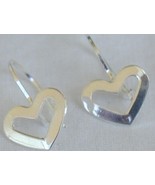 Mini open hearts earrings - $223.87 MXN