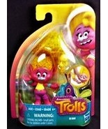 Trolls - DreamWorks DJ SUKI Collectible Figure with Critter yellow Hasbro  - $111.28 MXN
