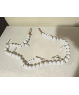 Beaded garland clipped Photo Holder in whitewash - $34.17 CAD