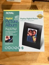 ROYAL 5.6&quot; PF56 5.6&quot; LCD Display Digital Picture Frame in Box never used - $202.05 MXN