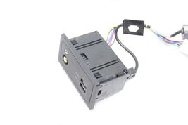 17-20 INFINITI Q60 USB AUX PORT E4010 image 2