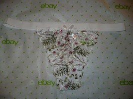 Rue 21 Women&#39;s Thong Panties X-LARGE White Lace W Pink Flowers Scalloped Edges - £7.75 GBP