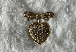  Vintage Victorian Deco Look Bow Dangle Heart Charm Rhinestone Pin/Brooch - £13.33 GBP