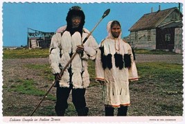 Postcard Eskimo Couple In Native Dress Alaska - £2.74 GBP