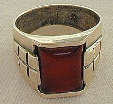 Red agate man ring B - $530.59 MXN