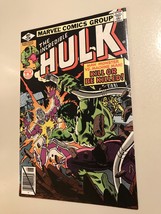 INCREDIBLE HULK # 236 NM- 9.2 White Pages ! Perfect Spine ! Sharp Corners - $20.00