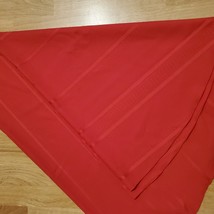 Vintage Table Cloth Red 69 Inch Round - £20.18 GBP