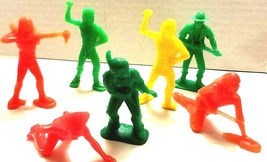 Lot of Assorted Plastic Toy Figurines &gt; 6 Indians &amp; 1 Cowboy Vintage - £7.59 GBP