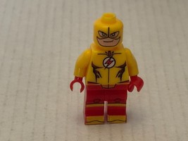 Custom DC Comics Kid Flash Missing Helmet MiniFigure - $166.96 MXN