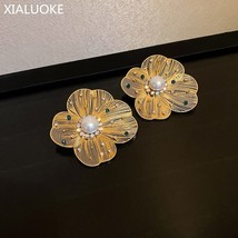 XIALUOKE Vintage Hyperbole Golden Flower Feather Crystal  Stud Earrings For Wome - £10.50 GBP