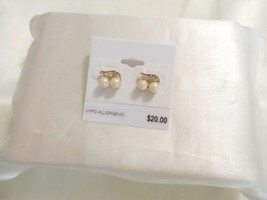 Department Store 1/2&quot;Gold Tone Simulated Pearl Stud Earrings A706 - £7.51 GBP