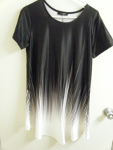 LOVEULDEAR MEDIUM BLACK WHITE SHORT SLEEVE TUNIC 8268 - $17.99